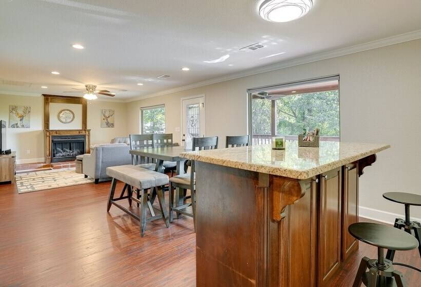 Cozy East Texas Retreat Near Lake O The Pines!