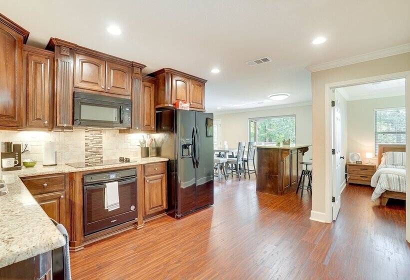 Cozy East Texas Retreat Near Lake O The Pines!