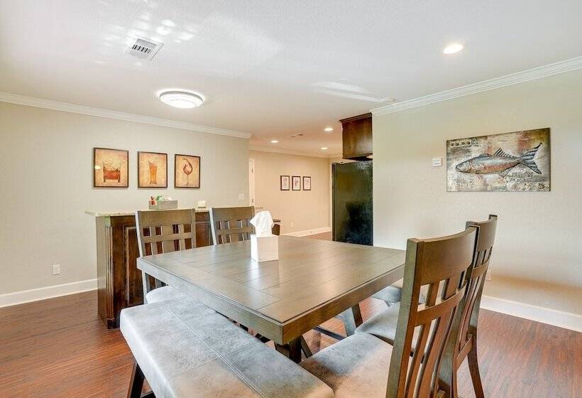 Cozy East Texas Retreat Near Lake O The Pines!