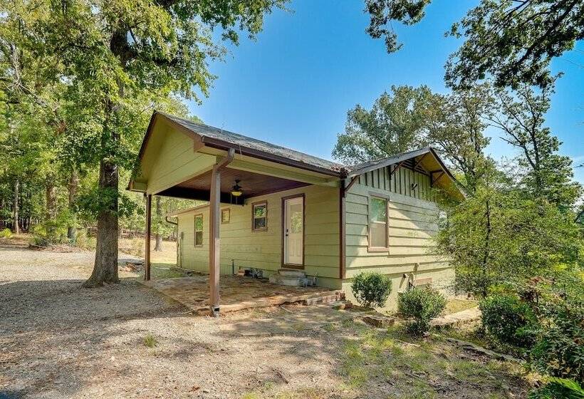 Cozy East Texas Retreat Near Lake O The Pines!