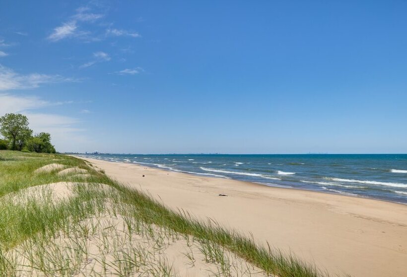 Steps To Lake Michigan Beach: Gary Vacation Rental
