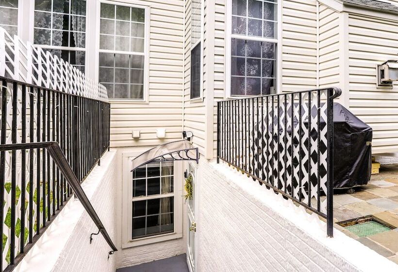 Cozy Herndon Home Near Wineries!