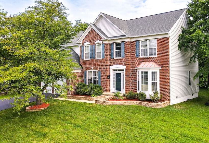 Cozy Herndon Home Near Wineries!