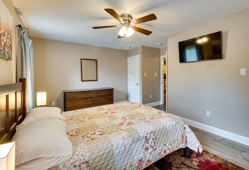 Cozy Home In Star Tannery W/ Private Backyard!