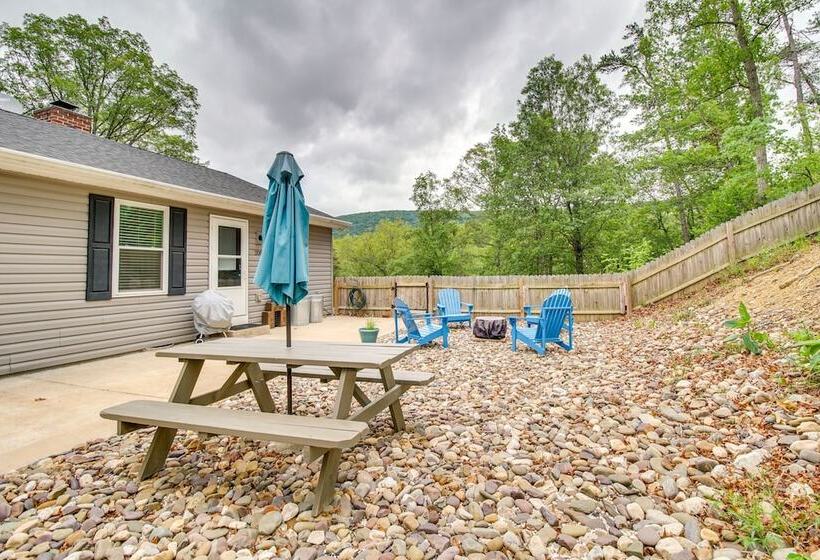 Cozy Home In Star Tannery W/ Private Backyard!