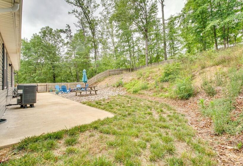 Cozy Home In Star Tannery W/ Private Backyard!