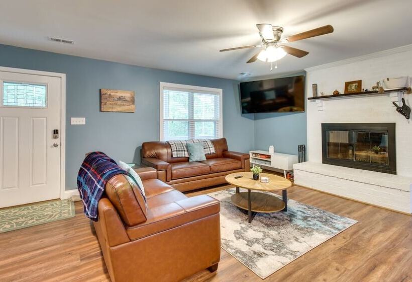 Cozy Home In Star Tannery W/ Private Backyard!