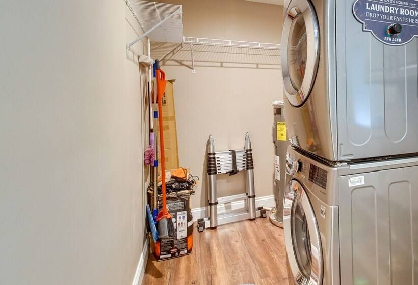 Cozy Home In Star Tannery W/ Private Backyard!