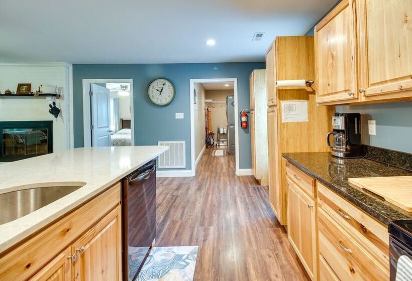 Cozy Home In Star Tannery W/ Private Backyard!