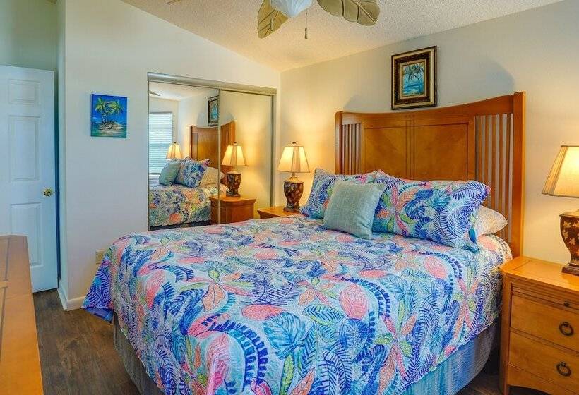 Cozy Jensen Beach Home: Pool Access, Walk To Beach