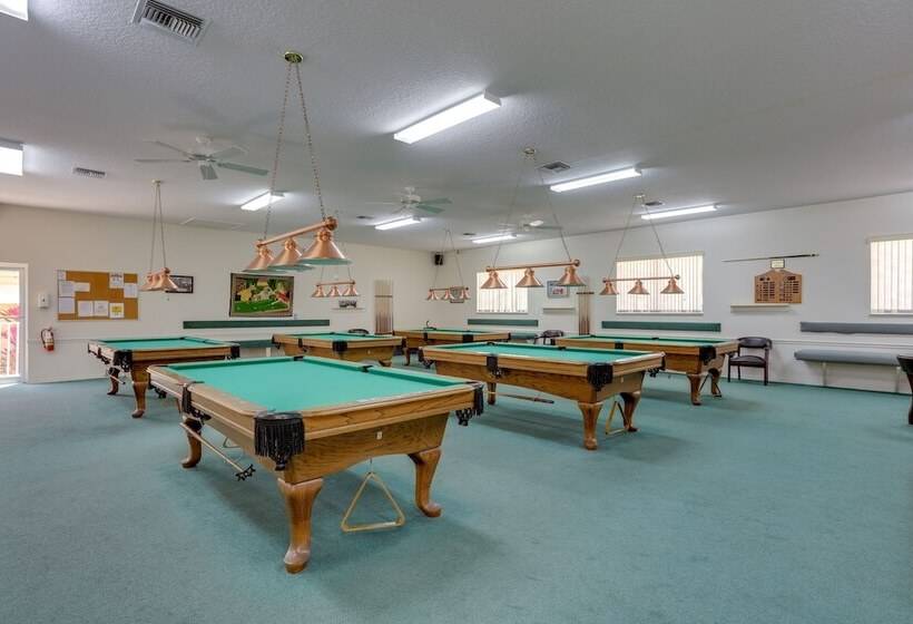 Cozy Jensen Beach Home: Pool Access, Walk To Beach