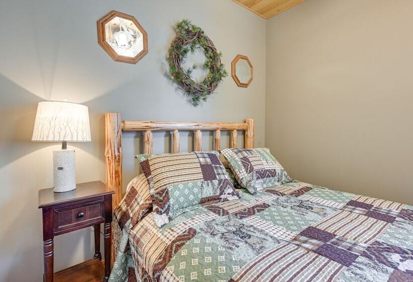 Cozy Lake Wissota Escape W/ Community Dock!