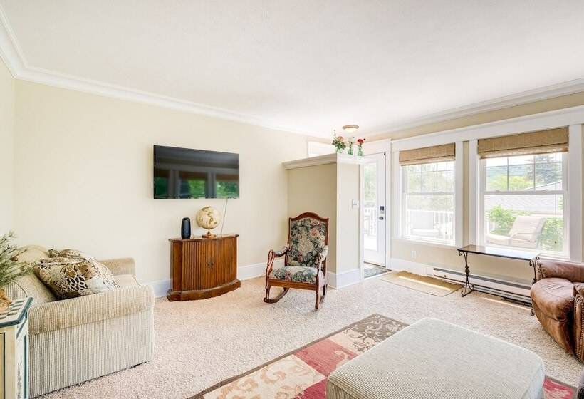 Cozy Michigan Retreat W/ Deck & Gas Grill!