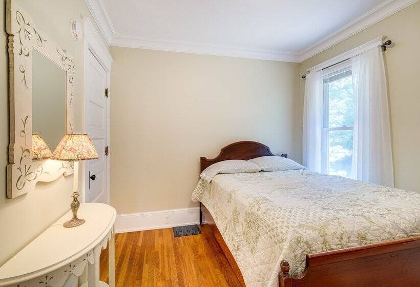 Cozy Michigan Retreat W/ Deck & Gas Grill!