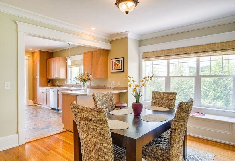 Cozy Michigan Retreat W/ Deck & Gas Grill!