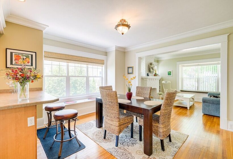 Cozy Michigan Retreat W/ Deck & Gas Grill!