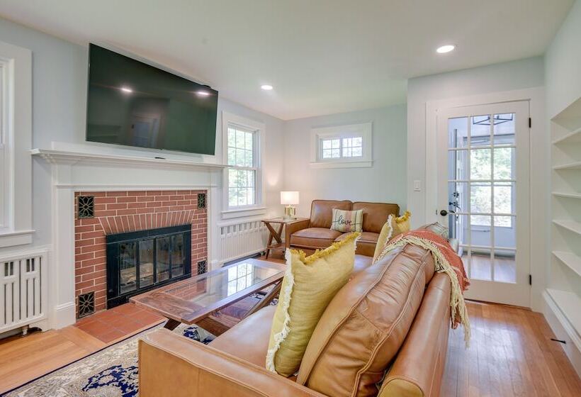 Cozy North Conway Retreat W/ Deck & Fire Pit!