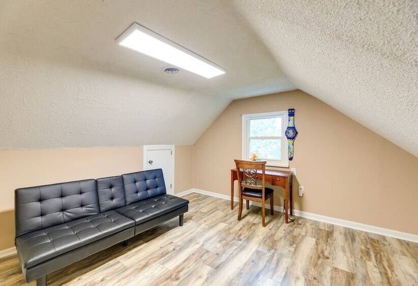 Cozy North Carolina Retreat Near Beaches & Golfing