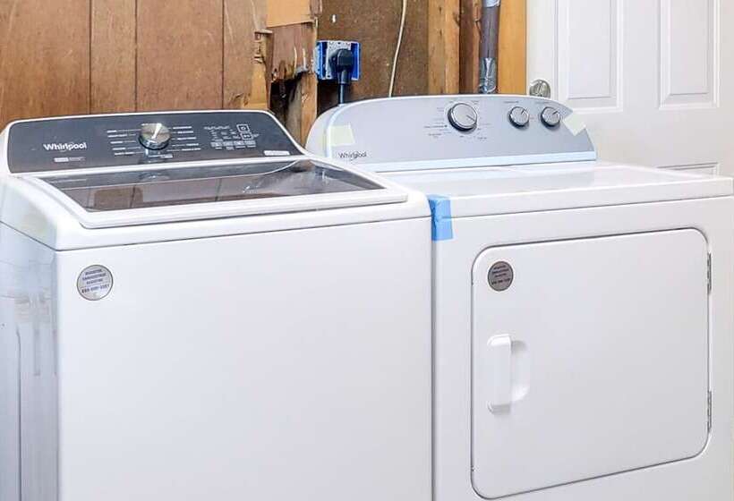 Cozy North Carolina Retreat Near Beaches & Golfing