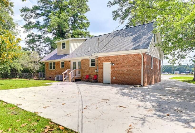 Cozy North Carolina Retreat Near Beaches & Golfing