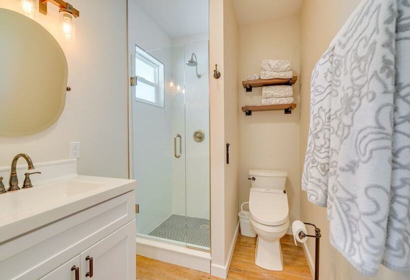 Cozy Ocala Retreat W/ Pool, Screened Lanai!