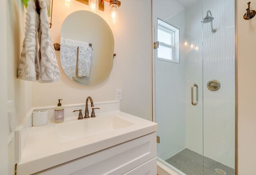 Cozy Ocala Retreat W/ Pool, Screened Lanai!