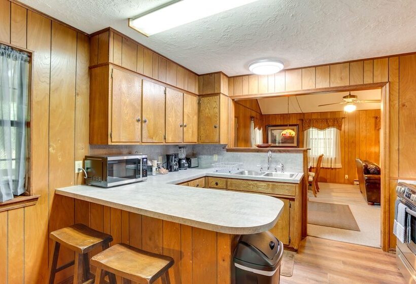 Cozy Oklahoma Retreat W/ Patio, Fire Pit & Grill!