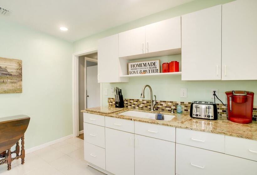 Cozy Shenandoah Home < 2 Mi To The Woodlands Mall!