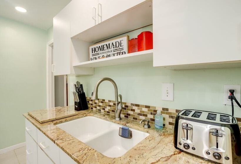 Cozy Shenandoah Home < 2 Mi To The Woodlands Mall!