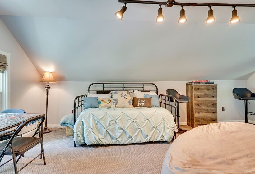 Cozy Tennessee Abode W/ Private Hot Tub & Fire Pit