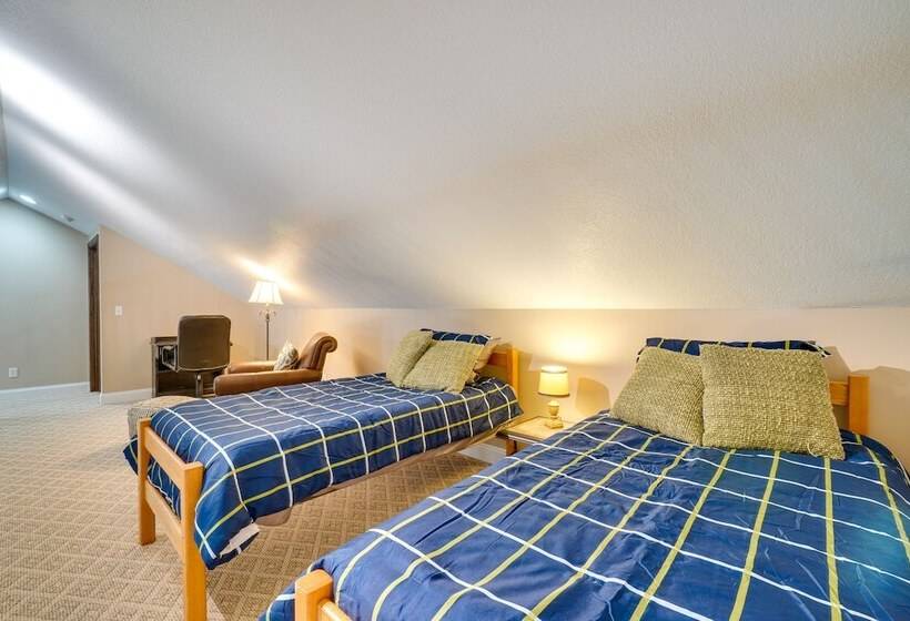 Cozy Tennessee Lake House W/ Grill & Fire Pit!