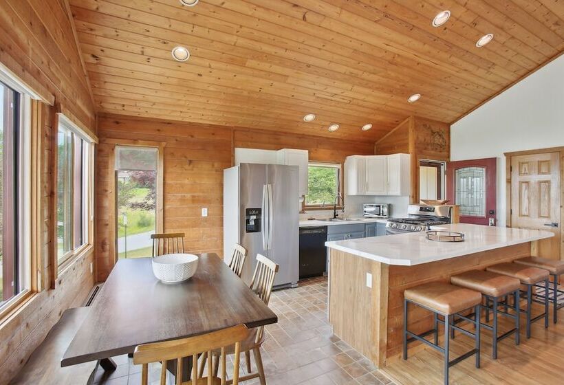 Crystal Lake Vacation Rental, 3 Mi To Betsie River