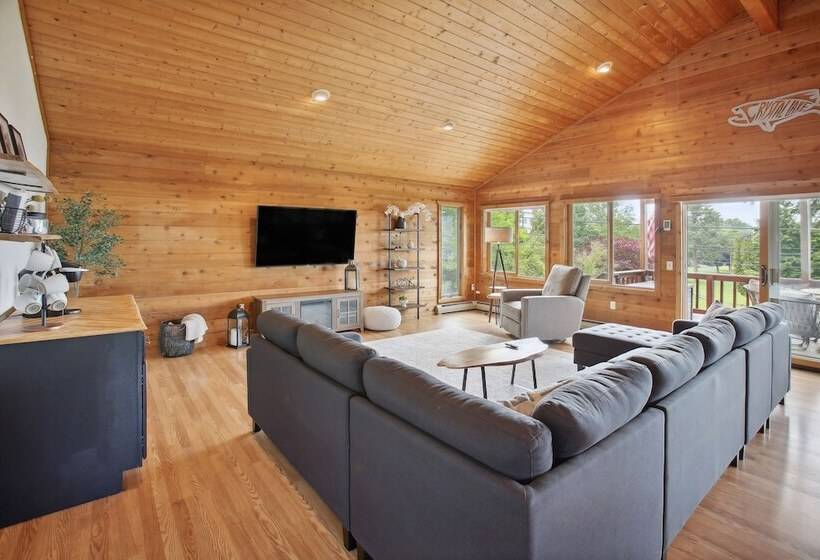 Crystal Lake Vacation Rental, 3 Mi To Betsie River