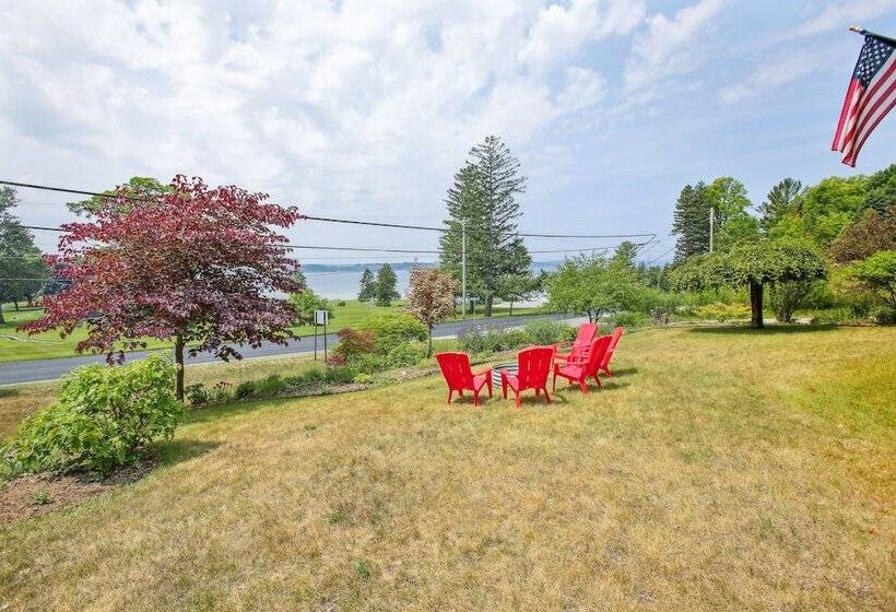 Crystal Lake Vacation Rental, 3 Mi To Betsie River