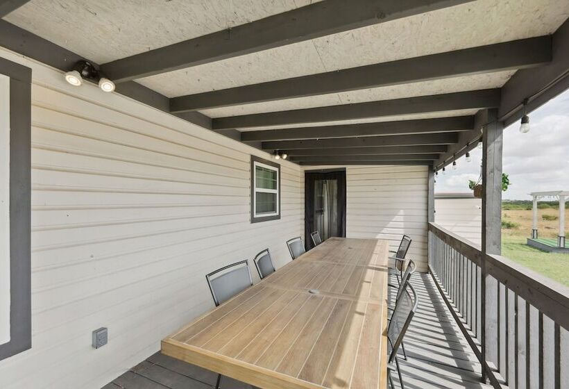 Modern Del Valle Vacation Rental W/ Deck & Views!