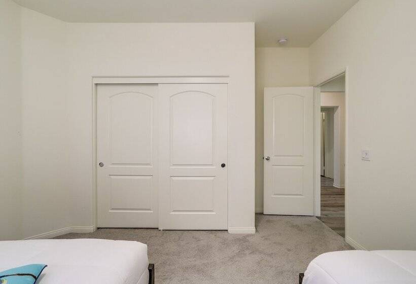 Desert Hot Springs Gem: Saltwater Pool & Mtn Views