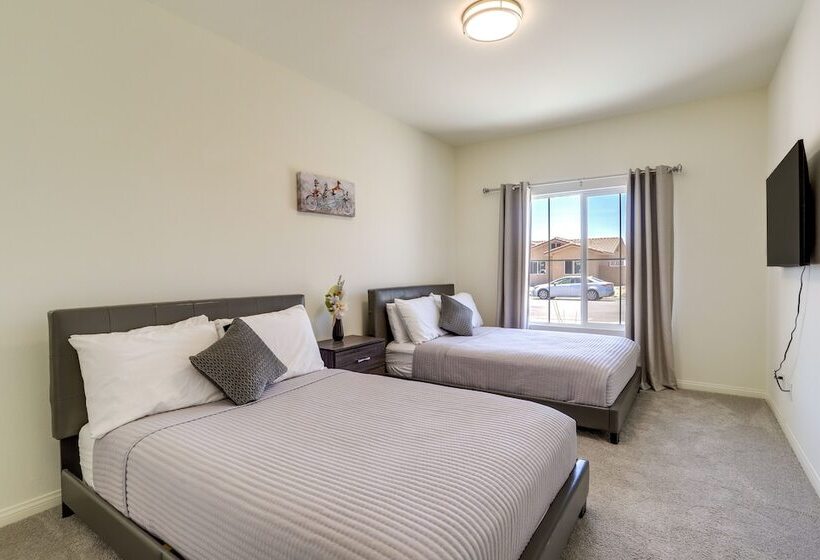 Desert Hot Springs Gem: Saltwater Pool & Mtn Views