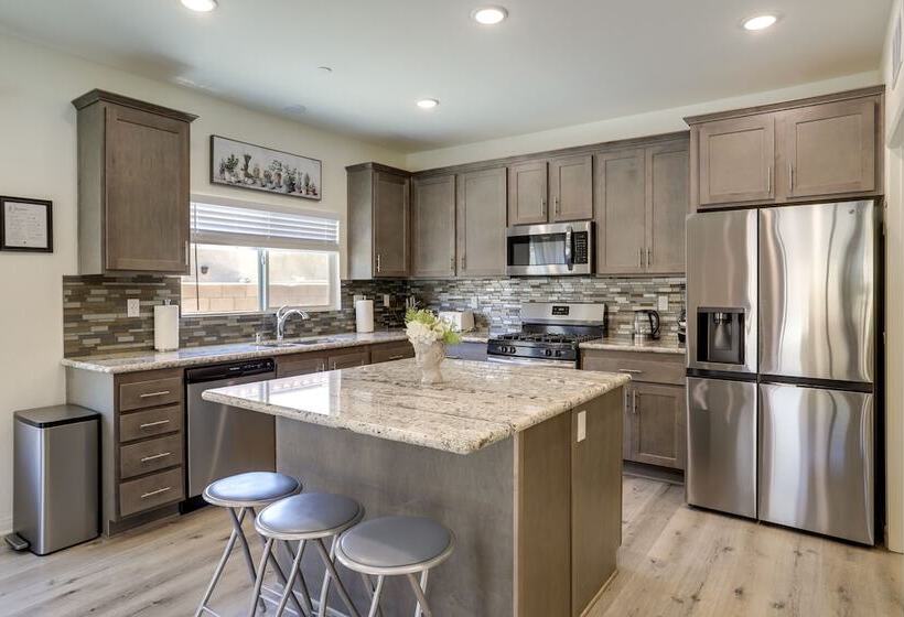 Desert Hot Springs Gem: Saltwater Pool & Mtn Views