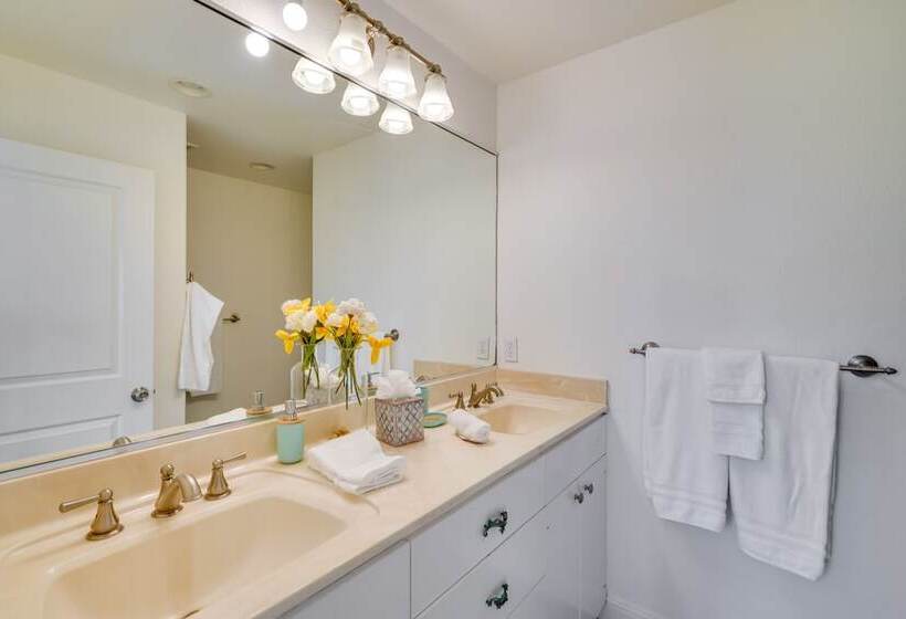 Discovery Bay Home W/ On Site Delta Access!