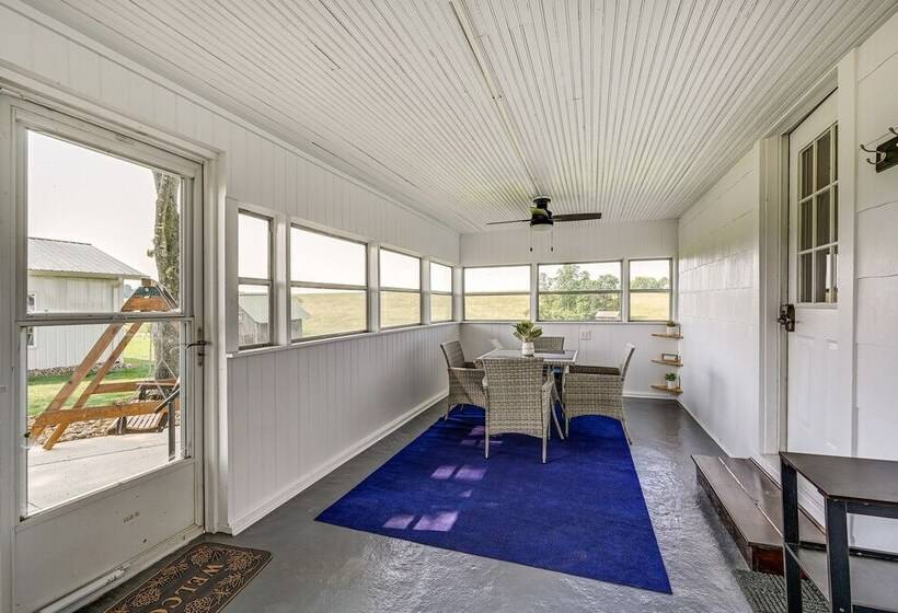 Dobson Farmhouse W/ Scenic Porch   Near Vineyards!