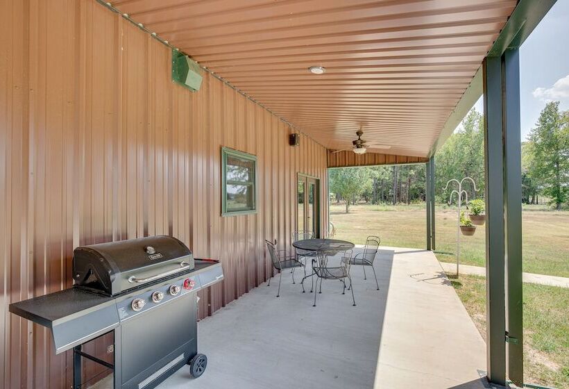 Fire Pit At Dog Friendly Countryside Quitman Cabin