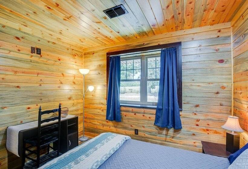 Fire Pit At Dog Friendly Countryside Quitman Cabin