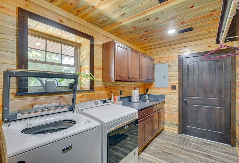 Fire Pit At Dog Friendly Countryside Quitman Cabin