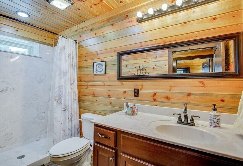 Fire Pit At Dog Friendly Countryside Quitman Cabin