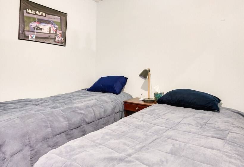 Dog Friendly Kingston Cabin W/ Wraparound Deck!