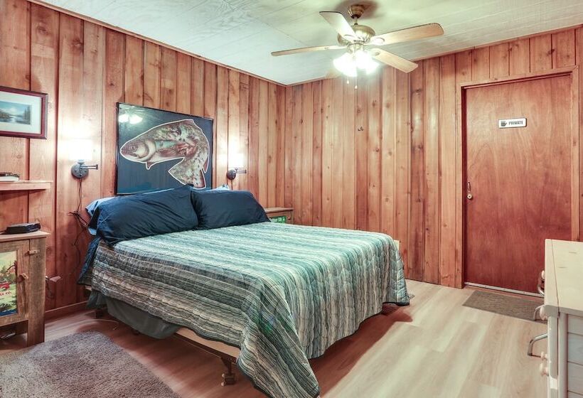 Dog Friendly Kingston Cabin W/ Wraparound Deck!