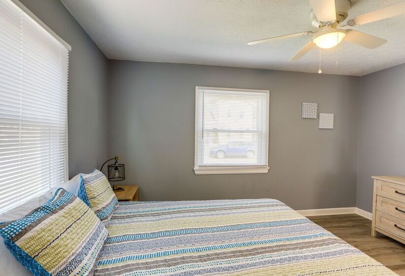 Dog Friendly Port Clinton Home: Walk To Lake Erie!