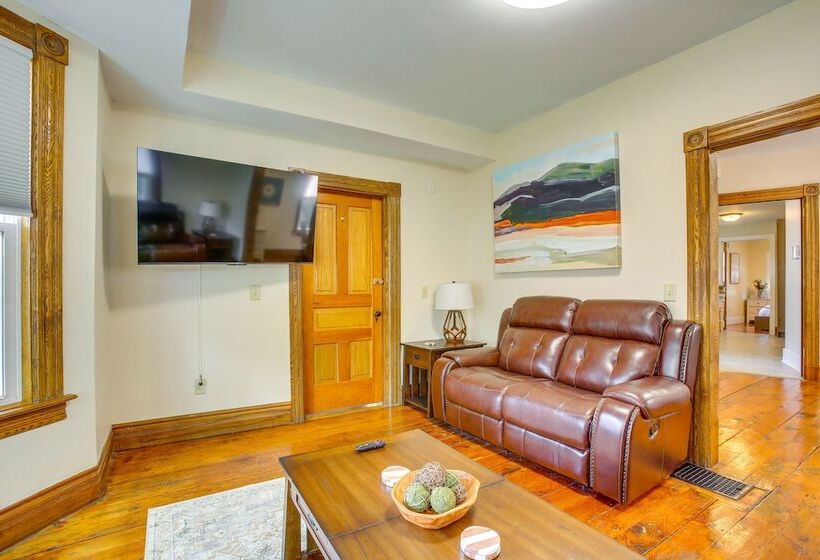 Downtown Traverse City Home   Walk To Beaches!