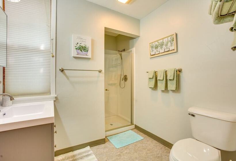 Downtown Traverse City Home   Walk To Beaches!