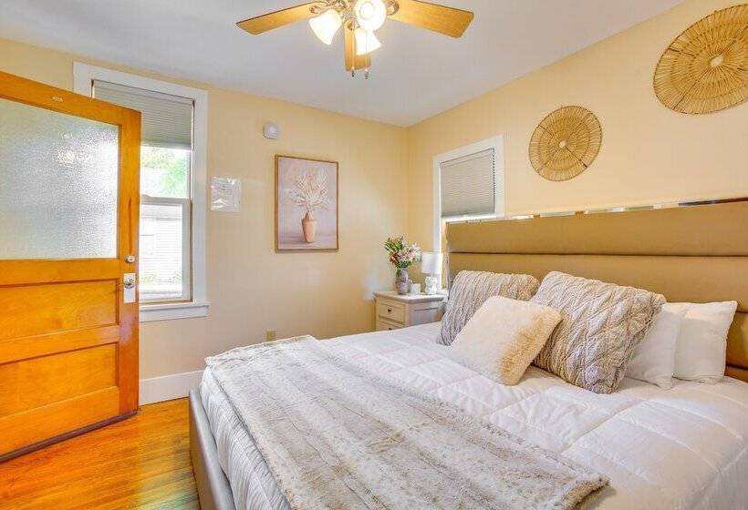 Downtown Traverse City Home   Walk To Beaches!